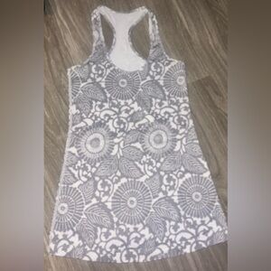 Lululemon women’s tank top